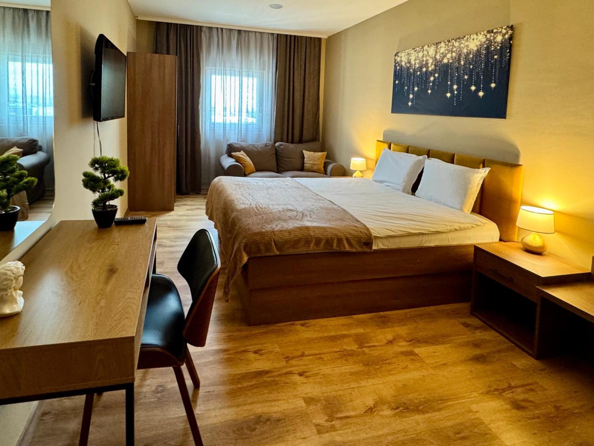 Airportstay Bg - Free Shuttle And Own Parking — Photos 2